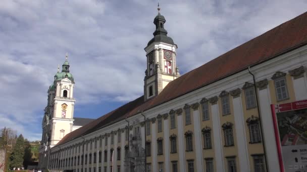 Impressies en Detail Gezicht op het klooster St. Florian in Opper-Oostenrijk, vlakbij Linz - Video