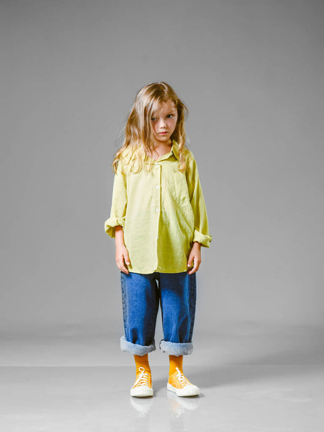 portrait of little model girl in studio - Valokuva, kuva