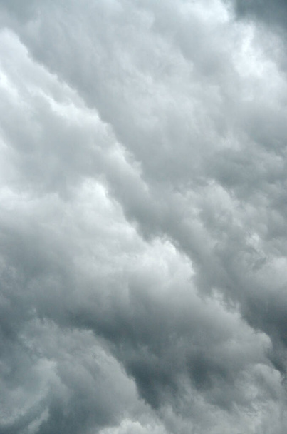 nuvole di tempesta nel cielo - Foto, immagini
