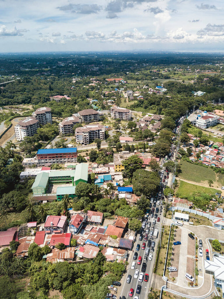 Desenvolvimentos residenciais na cidade progressiva de Tagaytay, nas Filipinas. - Foto, Imagem