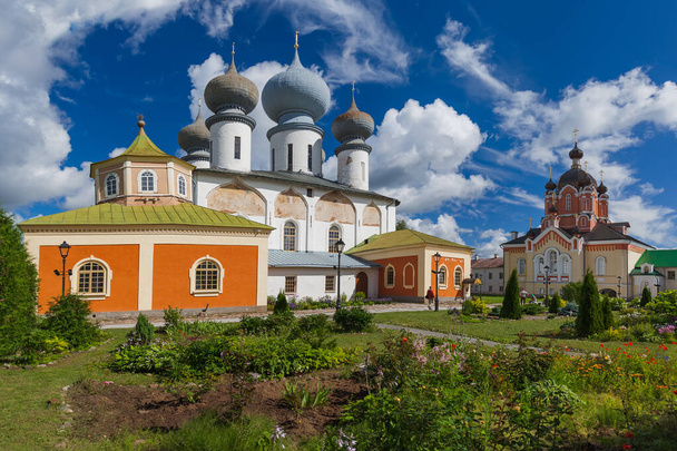 Tikhvinin luostari - Leningradin alue Venäjä - Valokuva, kuva