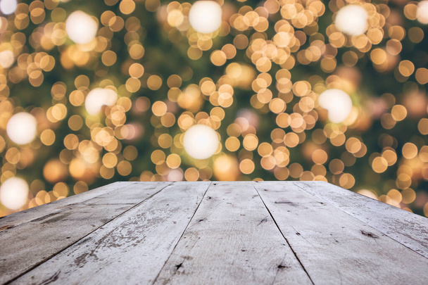Fa asztal absztrakt karácsonyi ünnep ünnepi bokeh fény a fa homályos háttér montázs termék kijelző - Fotó, kép