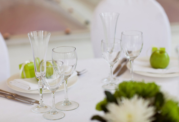 прикрасити весільний стіл
 - Фото, зображення