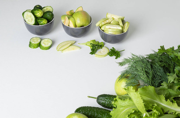 zelené ovoce a zelenina pro džusy a koktejly. Koncept zdravé stravy. - Fotografie, Obrázek