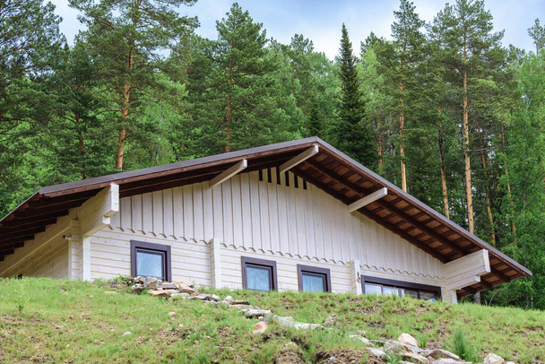 Elite house for people living in the mountains in nature - Valokuva, kuva