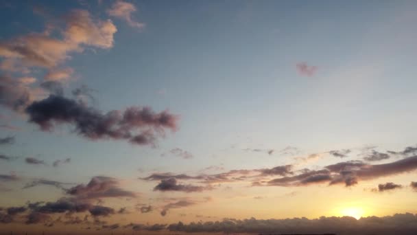 riprese aeree di un bellissimo cielo crepuscolare - Filmati, video