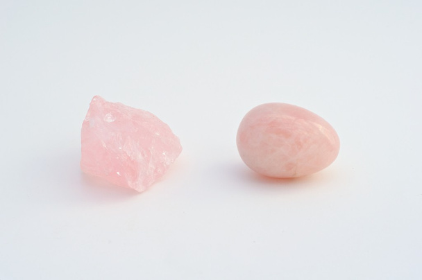 Piedra preciosa cuarzo rosa
 - Foto, Imagen