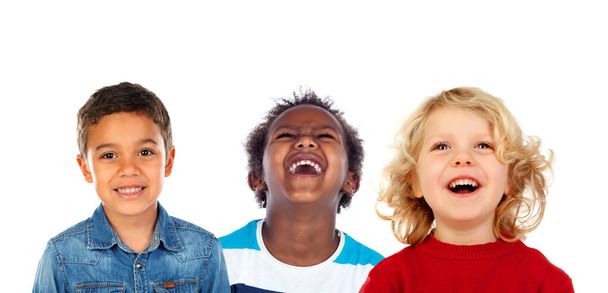 Onnelliset lapset nauravat eristyksissä valkoisella taustalla - Valokuva, kuva
