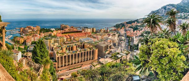 Vista panoramica del quartiere Fontvieille e dello stadio Luigi II nel Principato di Monaco, Costa Azzurra, Costa Azzurra - Foto, immagini