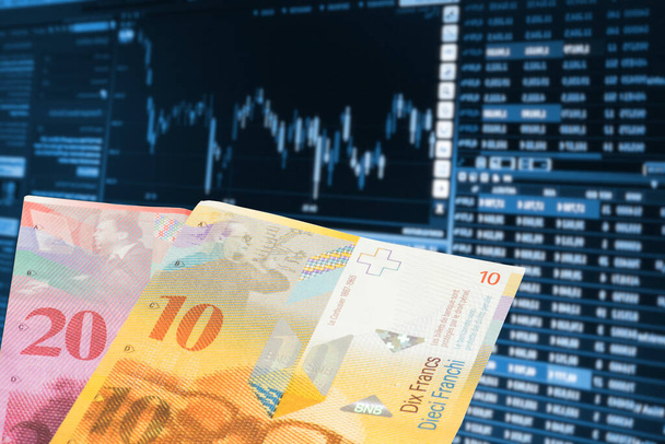 Dinero Franco suizo y bolsa de valores en Suiza - Foto, imagen