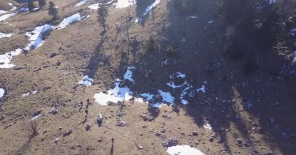 Εναέρια βίντεο με βουνά στην Ελβετία. Ταινία τοπίου κατασκευασμένη με drone. - Πλάνα, βίντεο