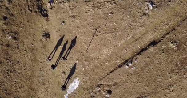 Εναέρια βίντεο με βουνά στην Ελβετία. Ταινία τοπίου κατασκευασμένη με drone. - Πλάνα, βίντεο