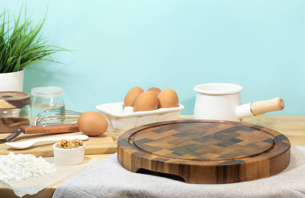 Kochen Frühstück Essen oder Bäckerei mit Zutat und Kopierraum Schneidebrett background.For Produktanzeige.gesunde Ernährung - Foto, Bild