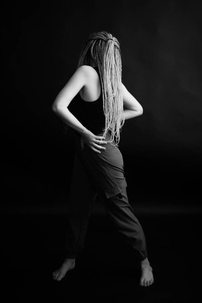 Details of body black and white portrait of beautiful girl - Fotografie, Obrázek