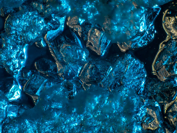 Színes kristályok, csillámos drágakövek és textúrájuk - Fotó, kép