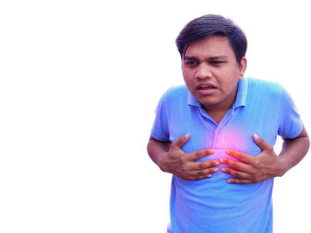 Kalp krizi ya da akciğer enfeksiyonu nedeniyle göğüs ağrısı, nefes almada zorluk. - Fotoğraf, Görsel