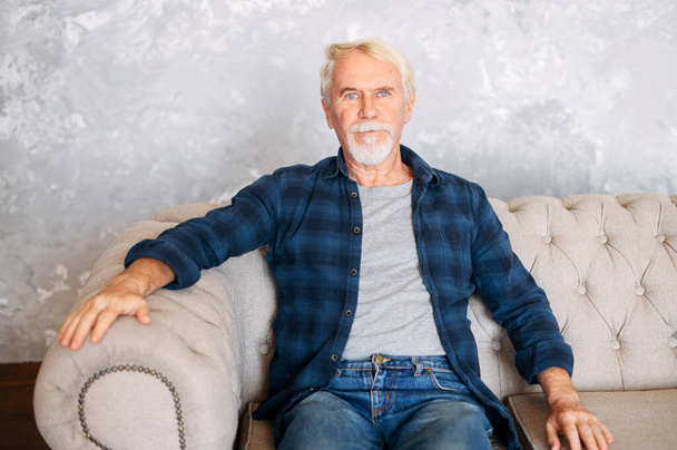 Mature grey-haired man with a mustache and beard - Foto, Imagem