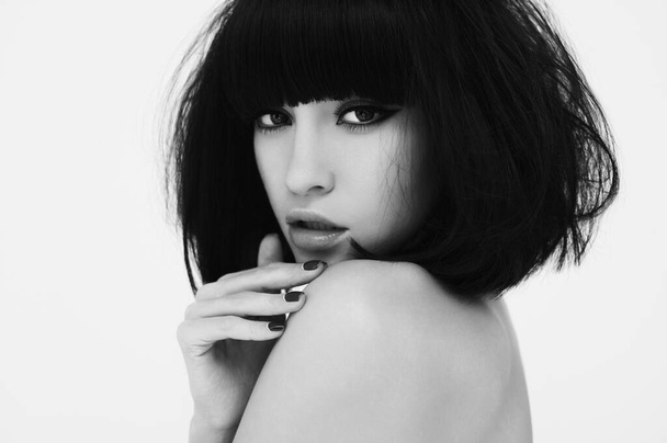 Portrait of elegant lady with stylish short hairstyle. Beautiful young woman with classic makeup.  - Foto, immagini