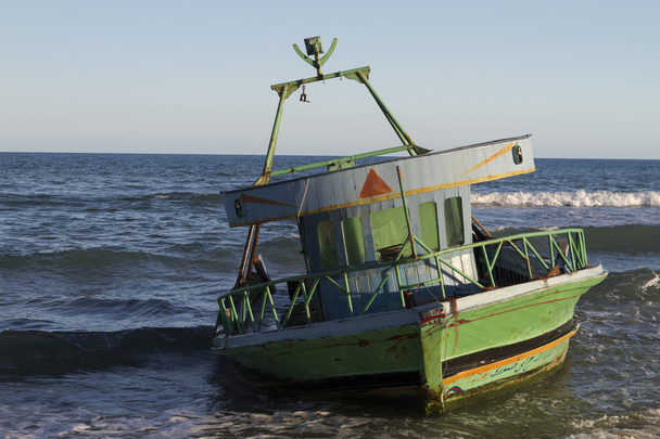 Лодка уничтожена
 - Фото, изображение