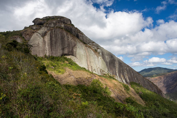 Beautiful view of green rocky rainforest mountains near Rio de Janeiro, Brazil - Foto, imagen