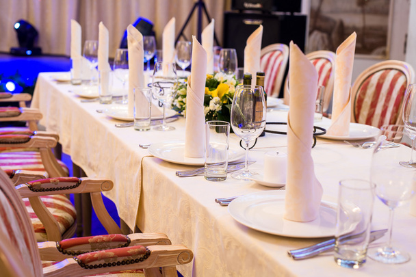 Table de banquet
 - Photo, image