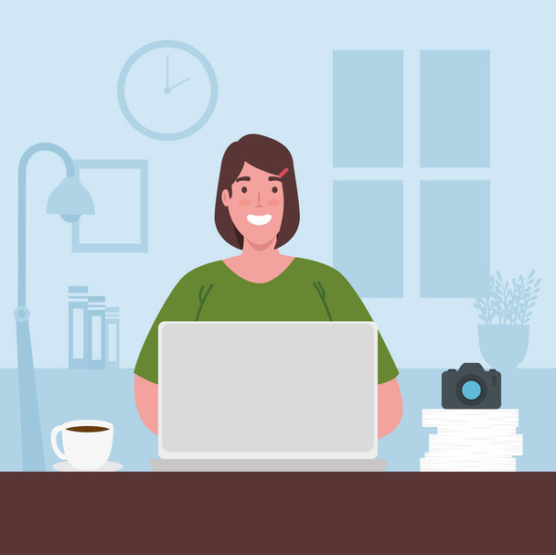 τηλεργασία, γυναίκα με φορητό υπολογιστή που εργάζεται από το σπίτι - Διάνυσμα, εικόνα