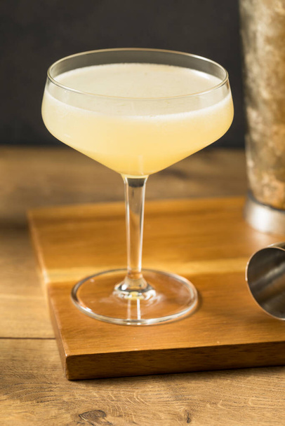 Boozy Corpse Reviver No 2 Cocktail with Gin and Lemon - Fotó, kép