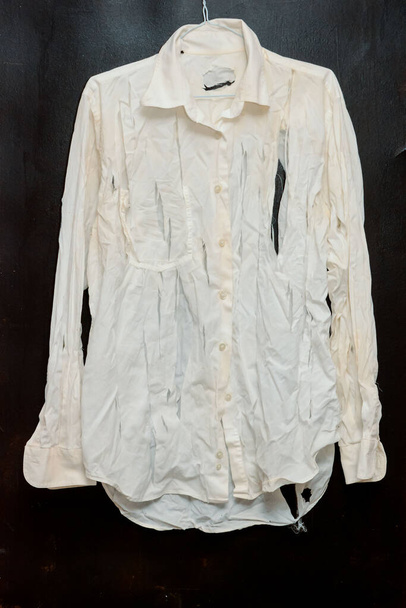 Vieux Vintage ruiné Grunge Chemise blanche Vêtements - Photo, image