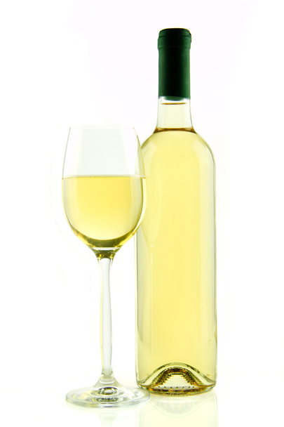 Bottle and glass of white wine isolated - Valokuva, kuva