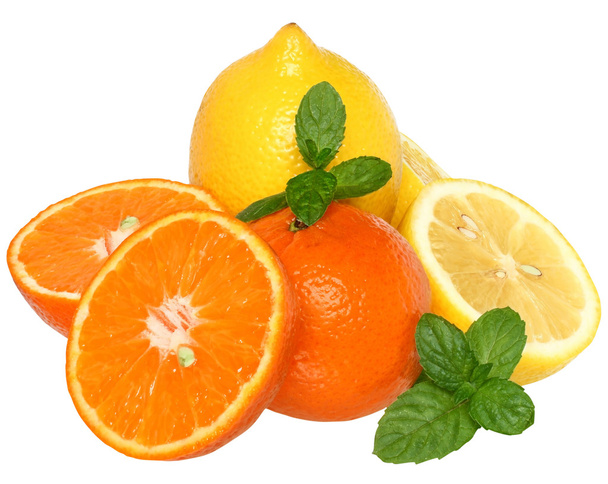 Mandarina en rodajas y limón con menta de hoja
  - Foto, imagen