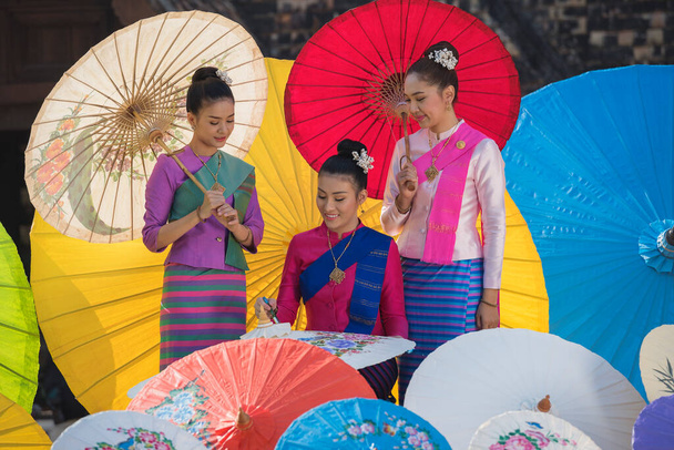 Lanna Umbrella, Boo Slang, Chiang Mai, handmade product colorful umbrellas make look beautiful with great colors and umbrella patterns on eye-catching. - Фото, изображение