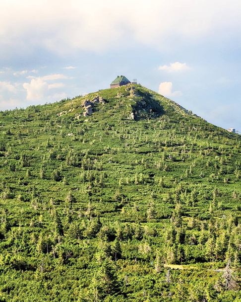 Szrenica mountain shelter (1362 m above sea level), Szklarska Poreba, Poland, Europe. - Fotoğraf, Görsel