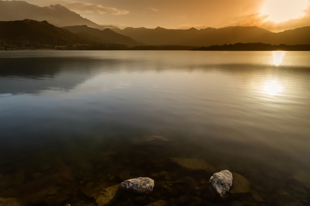 Lac de Codole, valle de Reginu en Córcega
 - Foto, imagen