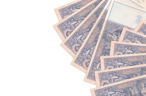 100 Reich značky bankovky leží izolované na bílém pozadí s kopírovacím prostorem. Konceptuální pozadí bohatého života. Velké množství bohatství v národní měně - Fotografie, Obrázek