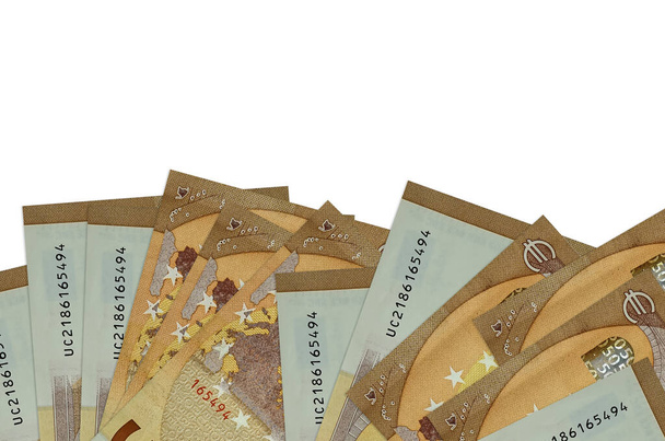 50ユーロ紙幣は、コピースペースのある白い背景に隔離された画面の下側にあります。お金でビジネスコンセプトのための背景バナーテンプレート - 写真・画像