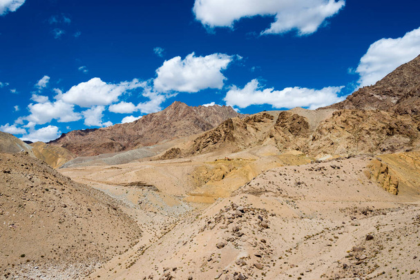 Ladakh, India - Beautiful scenic view from Between Likir and Yangtang in Sham Valley, Ladakh, Jammu and Kashmir, India. - Valokuva, kuva