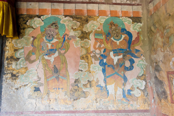 Ladakh, Inde - Ancienne murale au monastère de Thikse (Thikse Gompa) au Ladakh, Jammu-et-Cachemire, Inde. Le monastère a été construit au 15ème siècle. - Photo, image