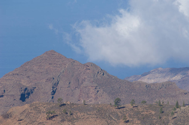 Berg und Wolke im Südwesten von Gran Canaria. - Foto, Bild