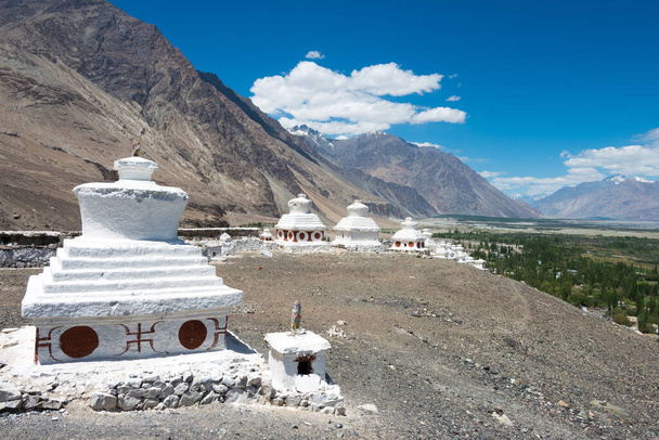 Ladakh, Intia Kaunis luonnonkaunis näkymä Diskit luostari Ladakh, Jammu ja Kashmir, Intia. - Valokuva, kuva