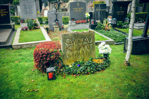 Wien, Rakousko - Gustav Klimt. Hrob umělce na vídeňském hřbitově - Fotografie, Obrázek