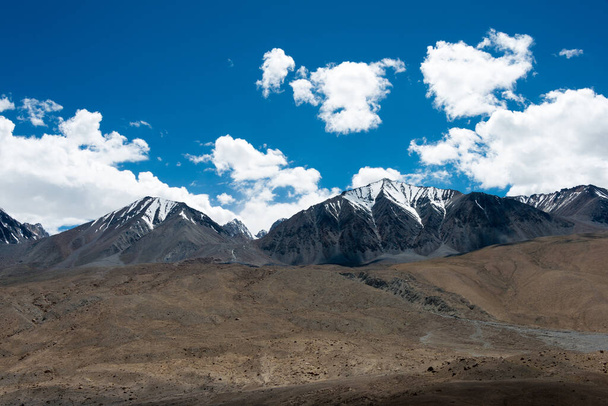 Ladakh, India - Gyönyörű kilátás Merak Village közelében Pangong Lake Ladakh, Jammu és Kasmír, India. - Fotó, kép