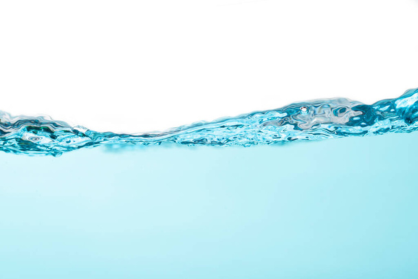 крупним планом повітряна бульбашка і бризки води, водяні бризки ізольовані на білому тлі
 - Фото, зображення