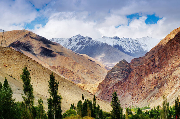 Kallioiset maisemat Ladakh, Jammu ja Kashmir, Intia - Valokuva, kuva