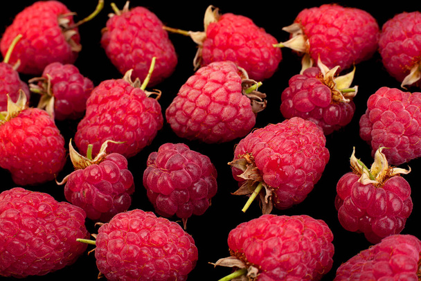 Framboesa frutas closeup isolado no fundo preto - Foto, Imagem