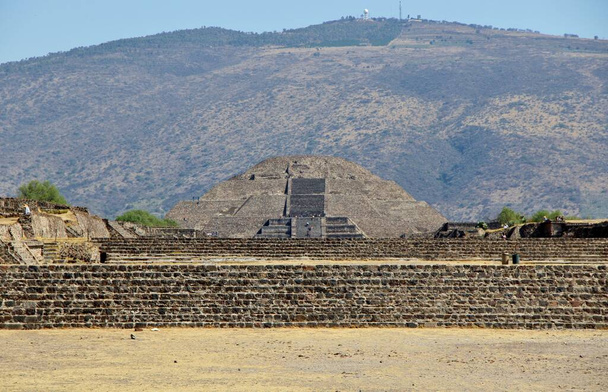 Pohled na starobylé město Teotihuacan v Mexiku - Fotografie, Obrázek