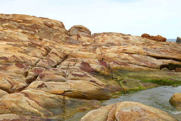 Formaciones rocosas costeras en Nanya, Área Escénica Nacional de la Costa Noreste, Taipéi Taiwán. - Foto, imagen