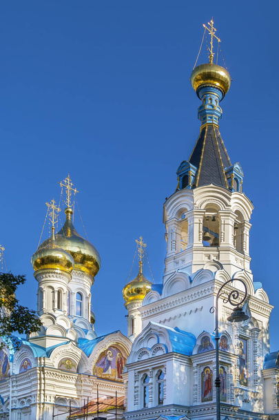 splendidamente decorata, in stile bizantino Chiesa ortodossa di San Pietro e Paolo è stata eretta tra gli anni 1893 e 1898, Karlovy Vary, Repubblica Ceca - Foto, immagini