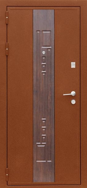 Modello di porta d'ingresso in metallo isolato su sfondo bianco - Foto, immagini