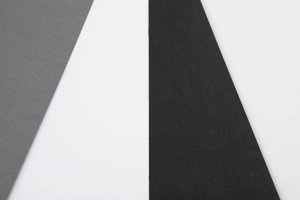 Gri, beyaz ve siyah kağıt çarşaflar - Fotoğraf, Görsel