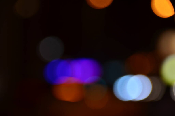 hämärtynyt abstrakti valot taustalla kaupungin yöllä - Valokuva, kuva